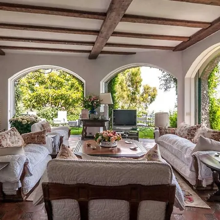 **superb Sea View For 12 Guests In Luxury *